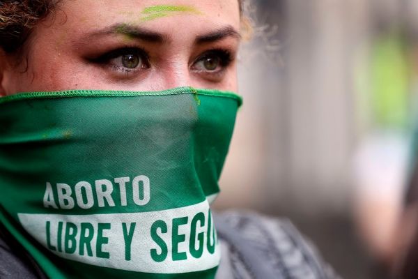 AMLO respalda despenalización del aborto