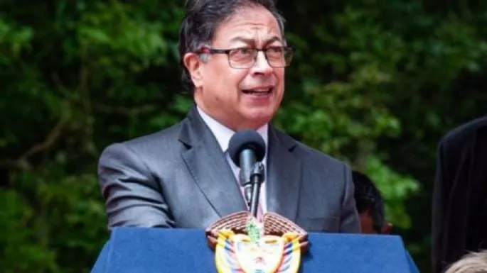 México condecora a Petro y a desmovilizados de las FARC y el M-19