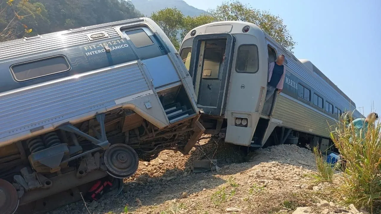 Vinculan a proceso al conductor y al jefe de despachadores del tren descarrilado