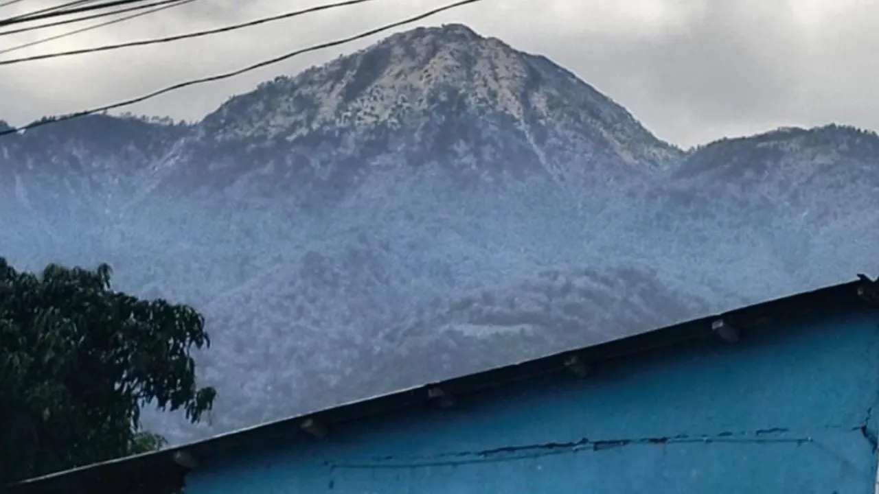 Rescatan a 80 personas atrapadas en volcán Tacaná tras intensa granizada en Chiapas