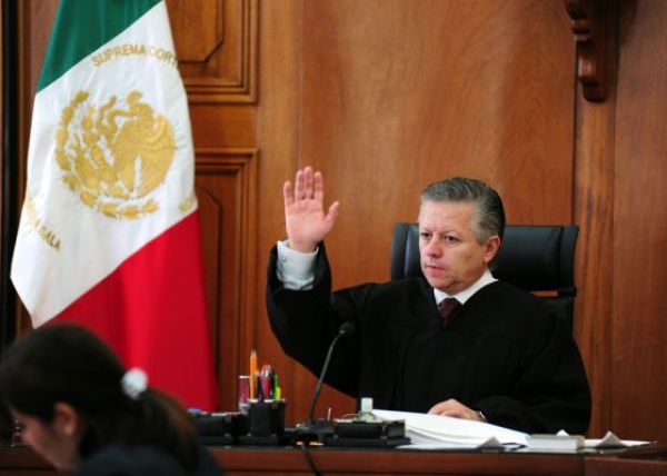 Senadores de Morena amplían presidencia de Zaldívar en la SCJN.