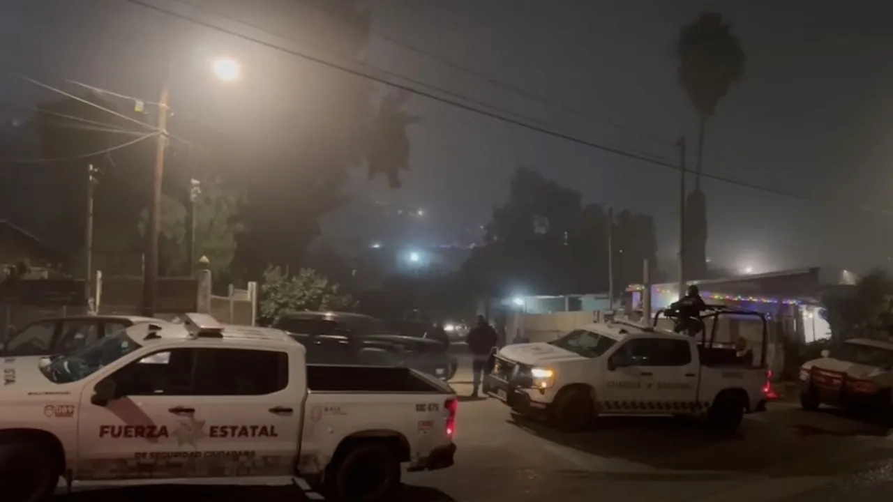 Tiran cuerpos de dos mujeres con cables alrededor del cuello en Tijuana