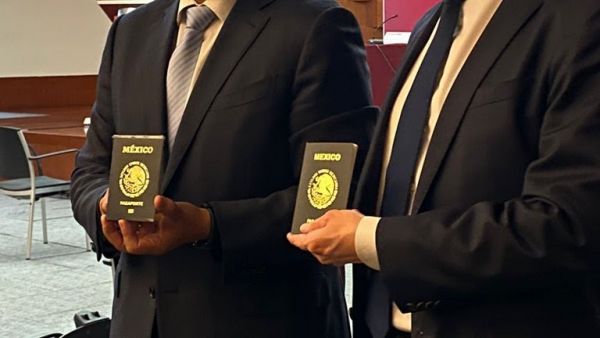 SRE anuncia nuevo pasaporte electrónico.