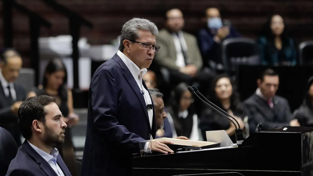 Ricardo Monreal presenta iniciativa para regular suscripciones, membresías y servicios digitales