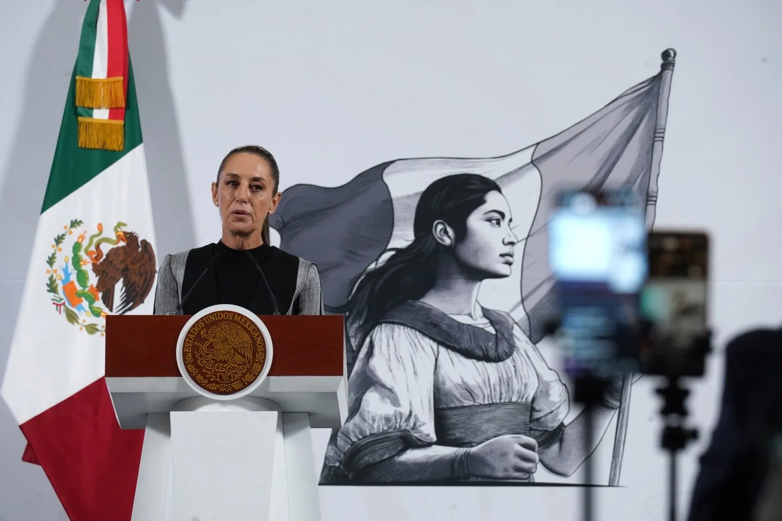Sheinbaum descarta llamada con Trump, pero le envía este mensaje