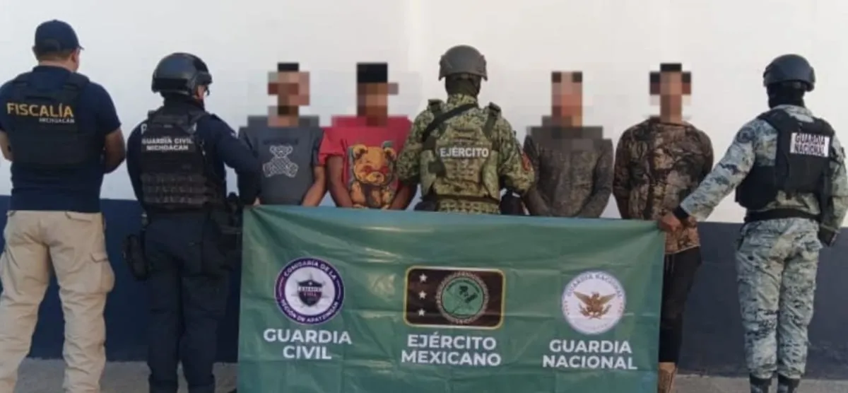 Detienen a cuatro hombres armados en Apatzingán; tres son extranjeros