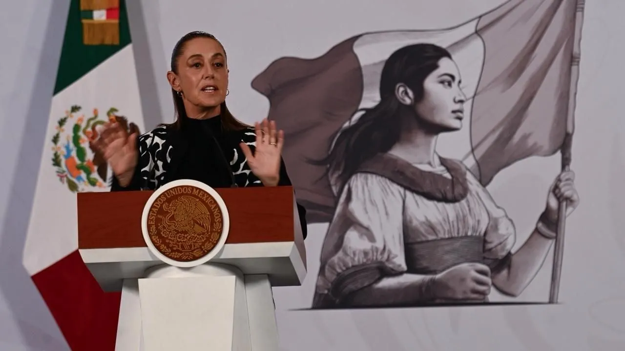 Sheinbaum afirma que “no hay información de uso de drones” tras cierre aéreo de El Paso, Texas