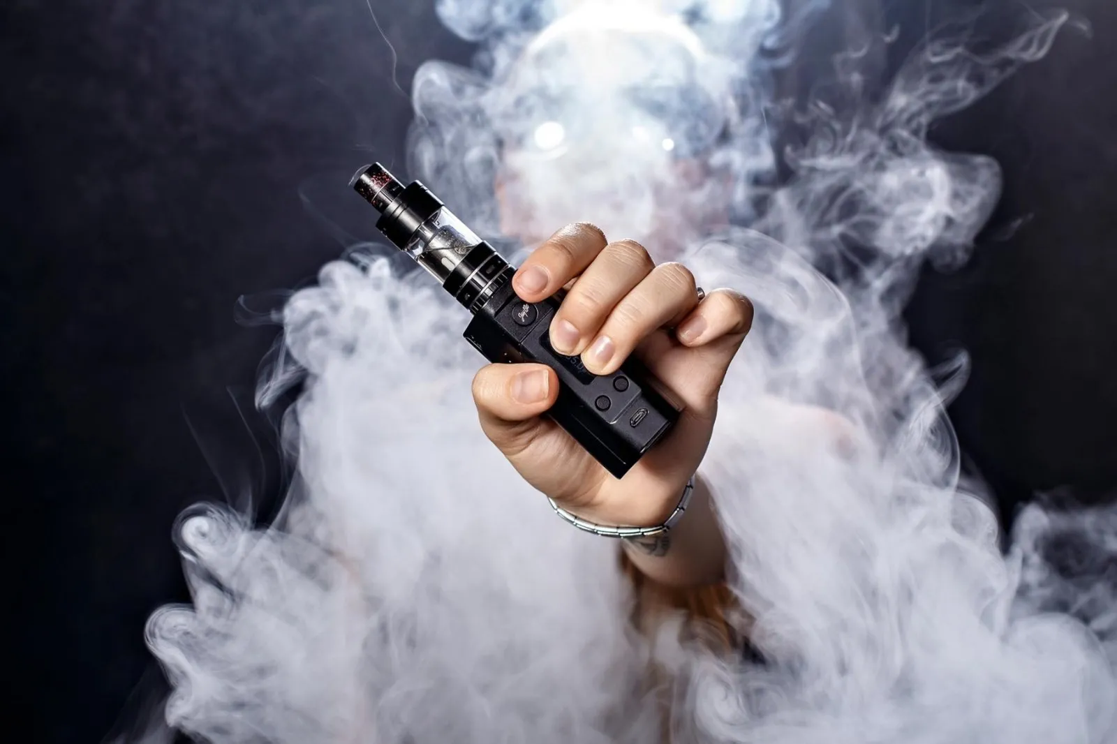 Aprueban iniciativa para prohibir vapeadores y fentanilo