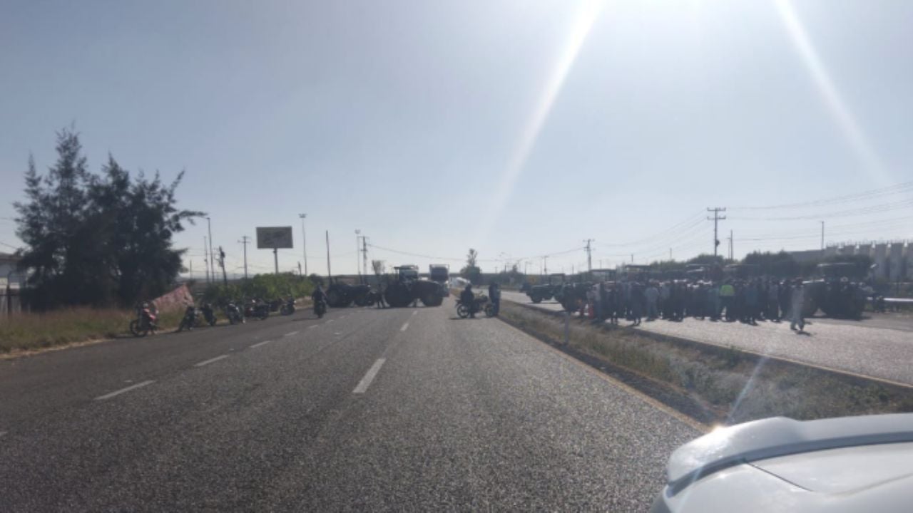 Productores agrícolas de Guanajuato retoman bloqueos carreteros en distintos puntos del estado