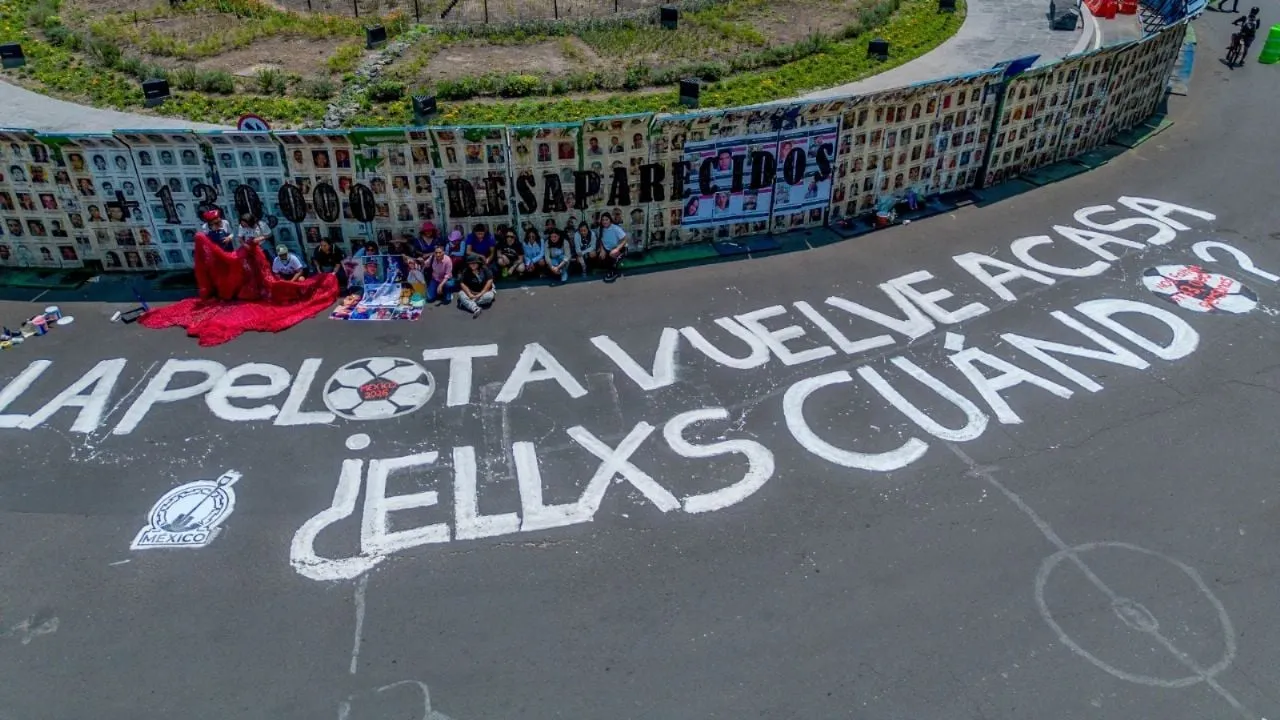 “La pelota vuelve a casa, ¿ellxs cuándo?”: nueva protesta de colectivos en Paseo de la Reforma