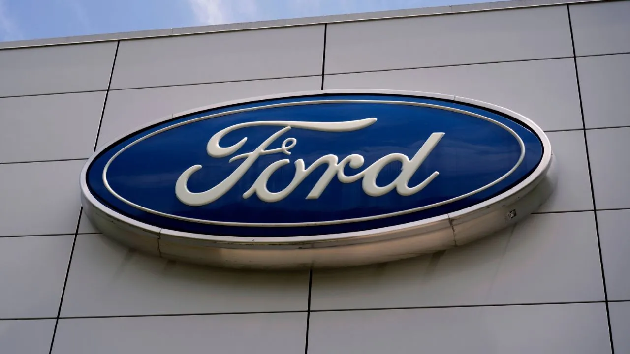 Ford llama a revisión a millones de vehículos por problema con cámara retrovisora; aquí los modelos