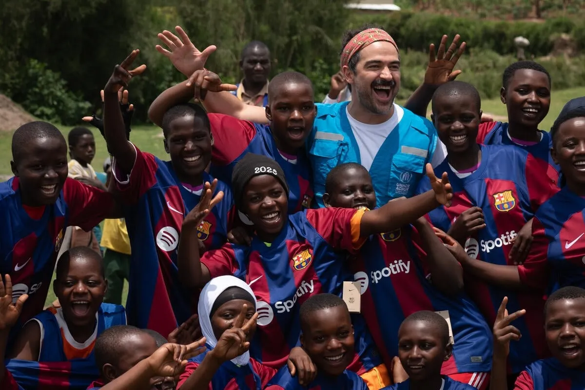 "Sólo hay comida hasta mayo": Alfonso Herrera advierte sobre crisis de refugiados en Uganda