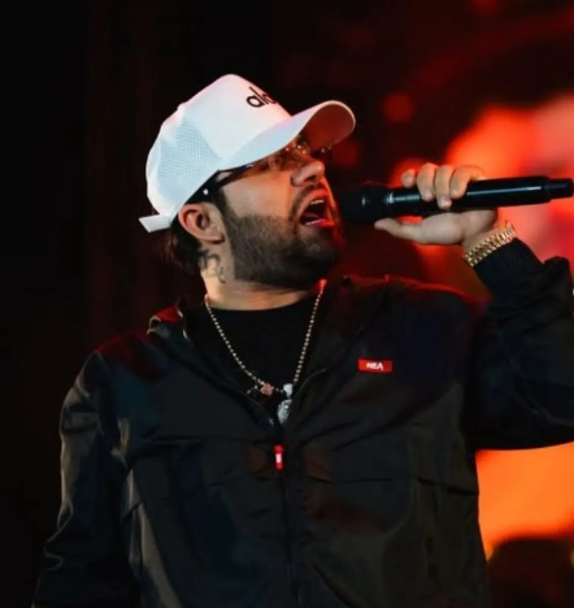 Luis R. Conríquez anuncia cambios significativos en letras de sus canciones tras disturbios en Texcoco