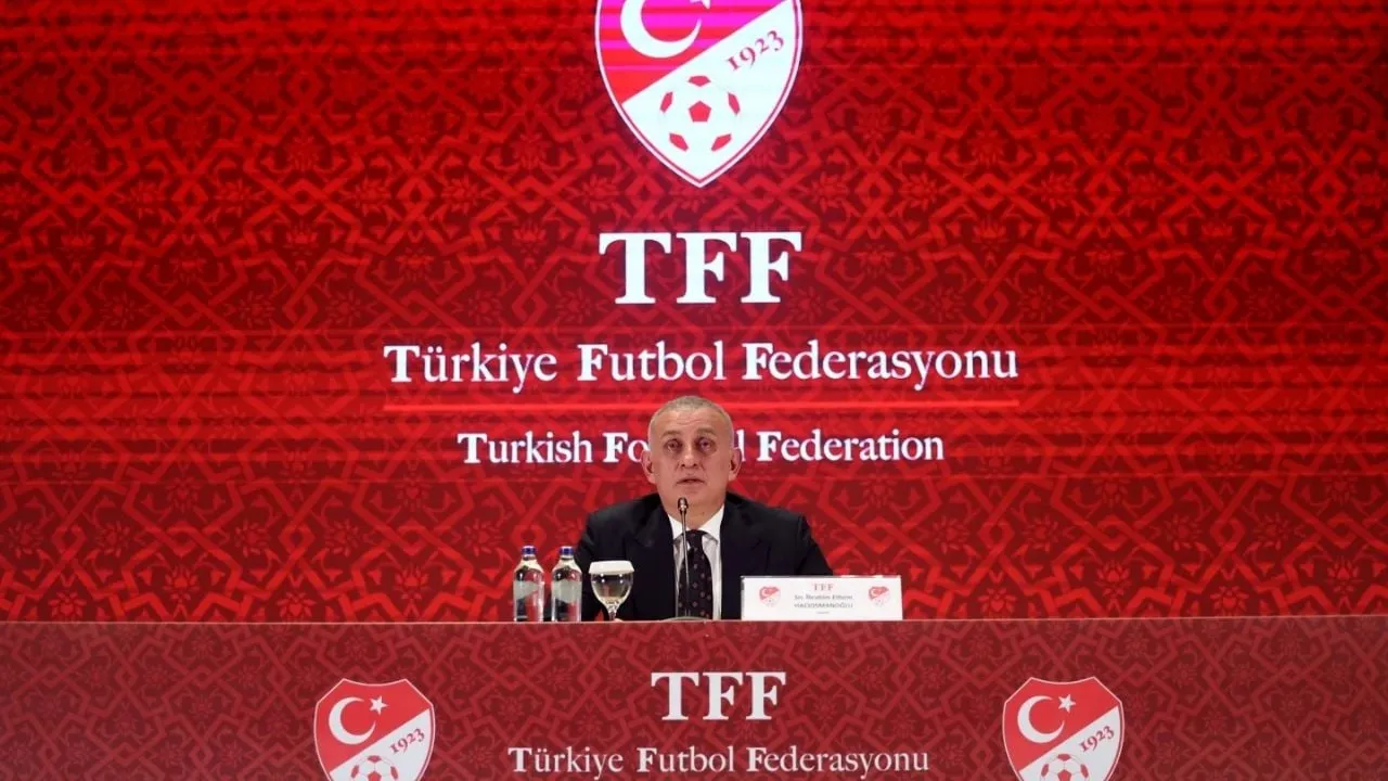 Federación turca de futbol suspende a 149 árbitros por su presunta participación en apuestas