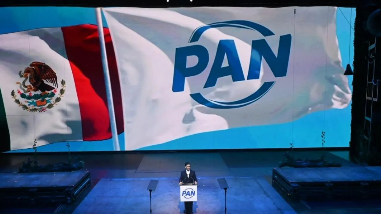 En su relanzamiento, el PAN pone fin a alianzas, abre candidaturas y recurre a frases de AMLO