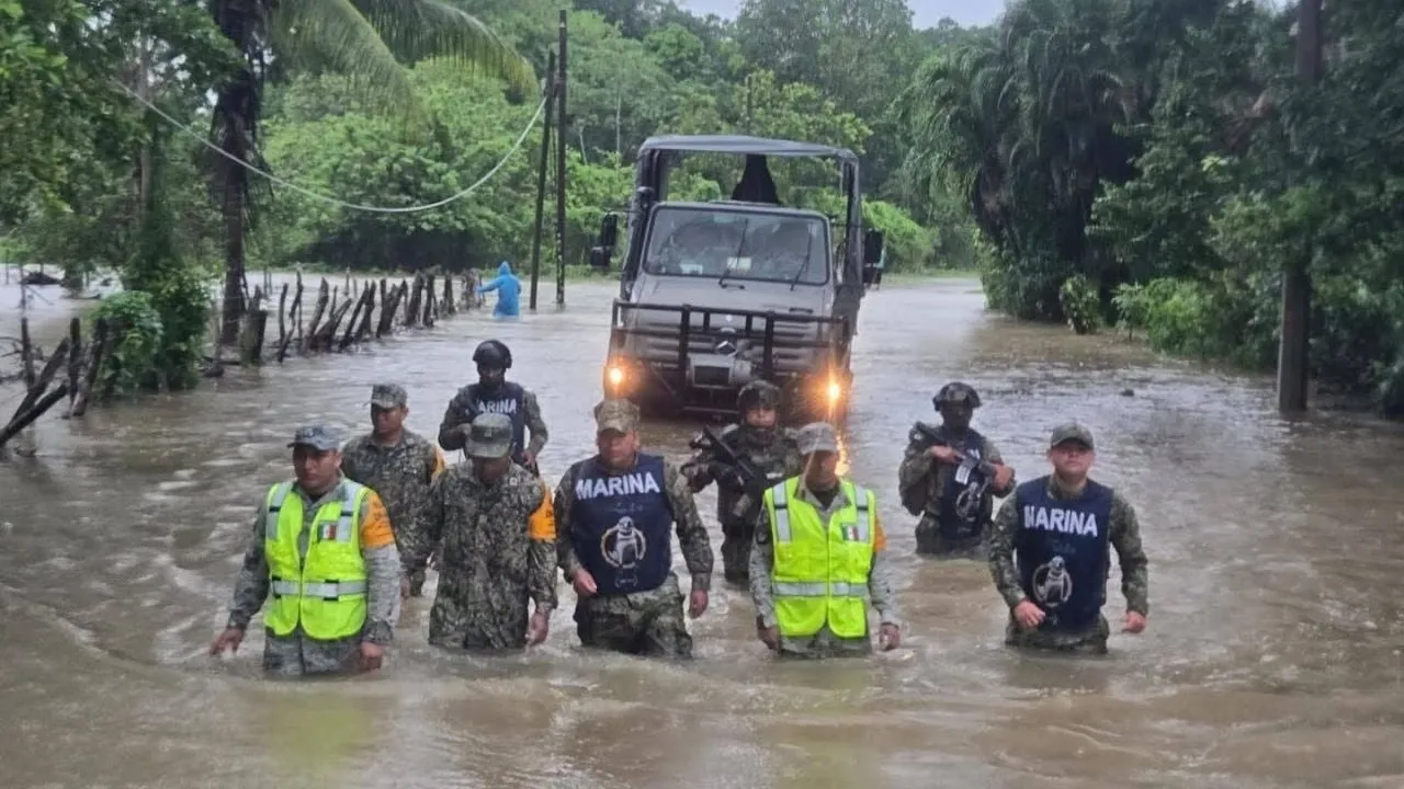 Marina y Ejército activan plan de emergencia por inundaciones al sur de Quintana Roo