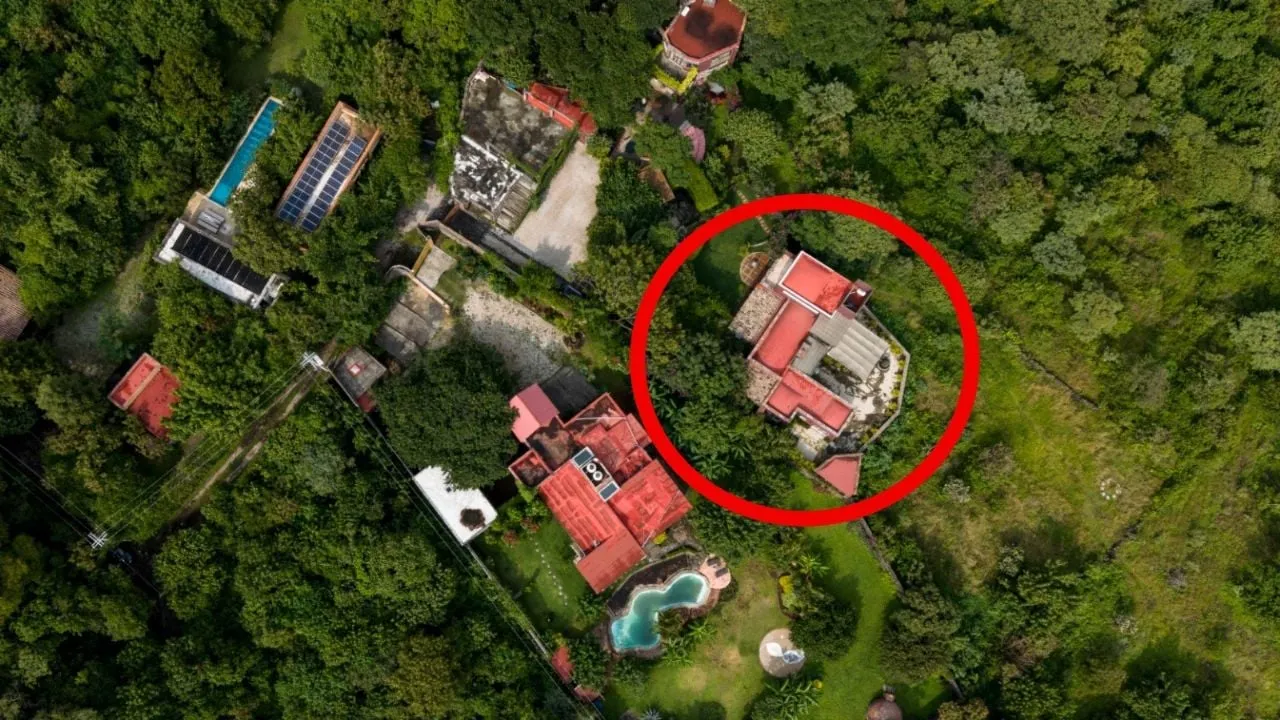 La Casa Chueca de Noroña: El irregular inmueble que hace enojar a Tepoztlán (Video)