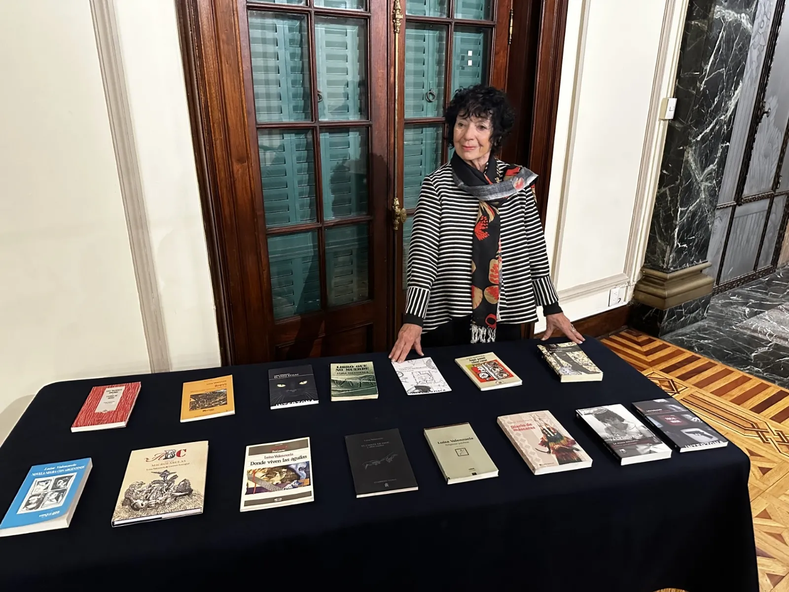 Un reconocimiento que abraza: Luisa Valenzuela ante su ingreso a la Biblioteca de Escritoras de la UNAM